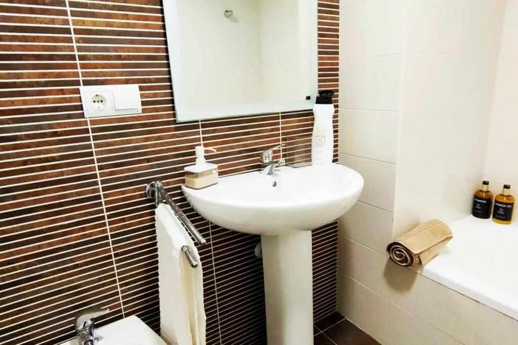Donoso Cortes Apartment - Alicante Ngoại thất bức ảnh